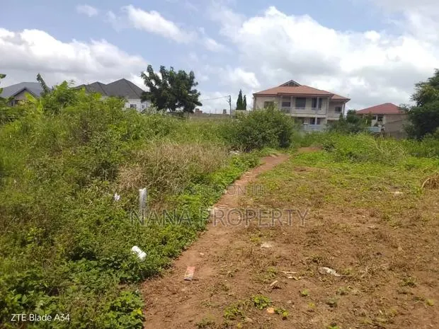 Half Plot of Land for Sale Located at Oyarifa Kuottame · Photo 1