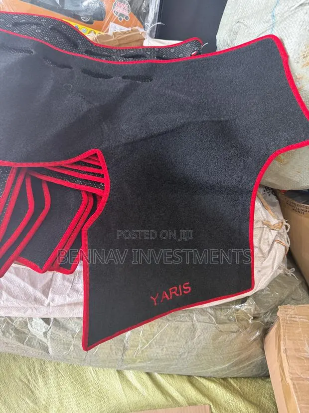 Dashboard Cover for Toyota Yaris 2007 to 2012 · Photo 1