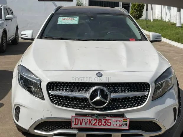 Mercedes-Benz GLA-Class 2017 White · Photo 1