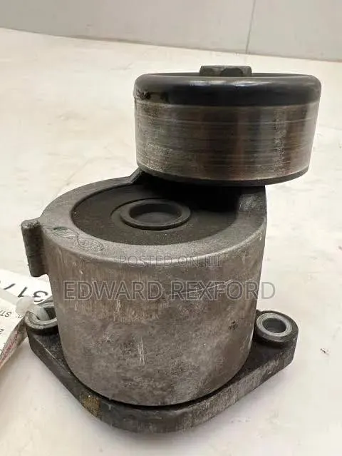 Hyundai Sonata Belt Tensioner/ Adjuster · Photo 1
