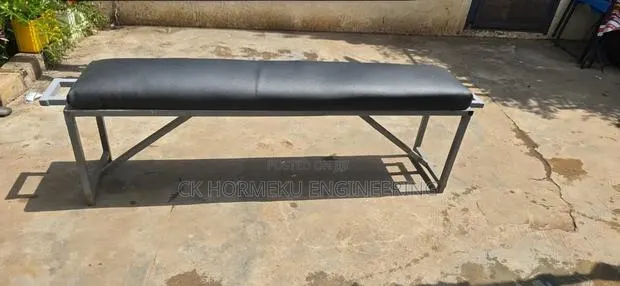 Metallic Waiting Bench · Photo 1