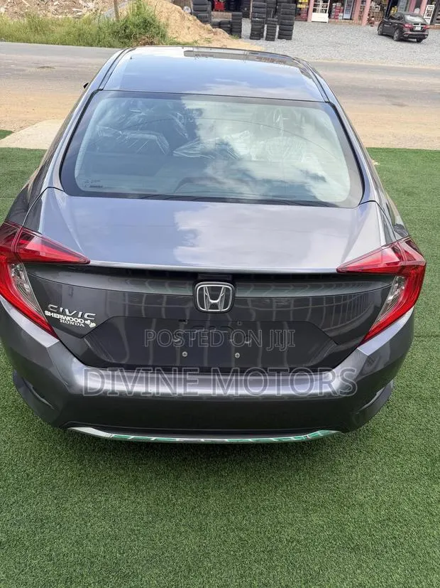 Honda Civic 2020 Gray · Photo 1