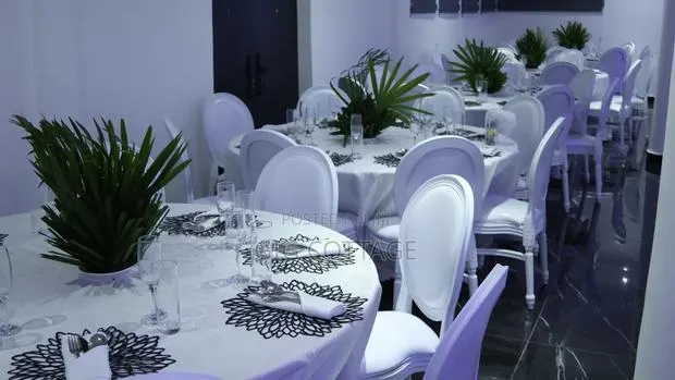 Small Indoor Event Centre for Parties and Meetings · Photo 1