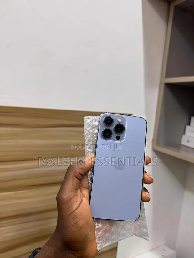 Apple iPhone 13 Pro 128 GB Blue · Photo 1