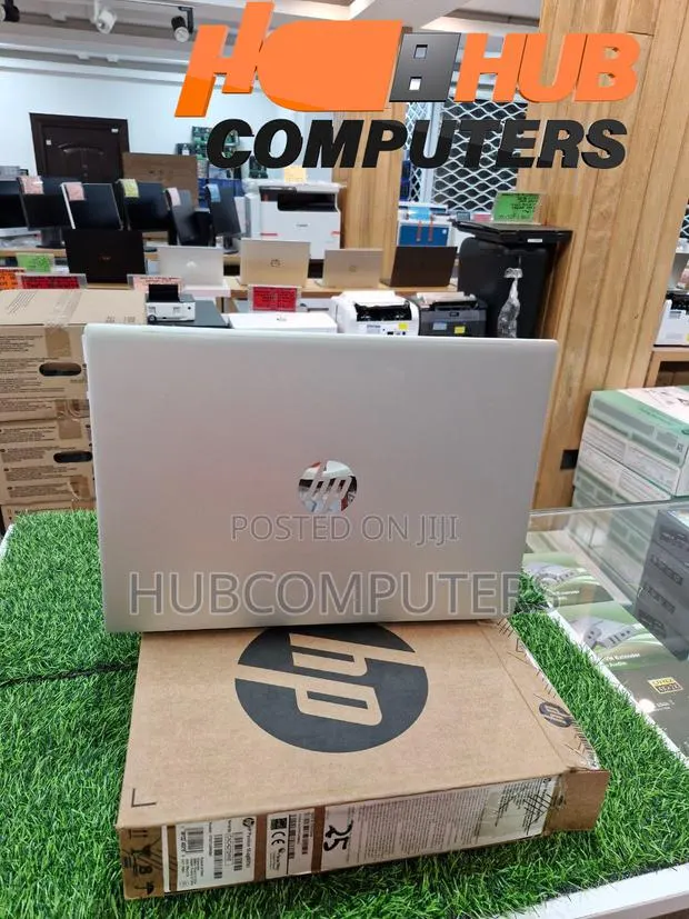 New Laptop HP Pavilion 17 16GB AMD Ryzen 7 SSD 1T · Photo 1