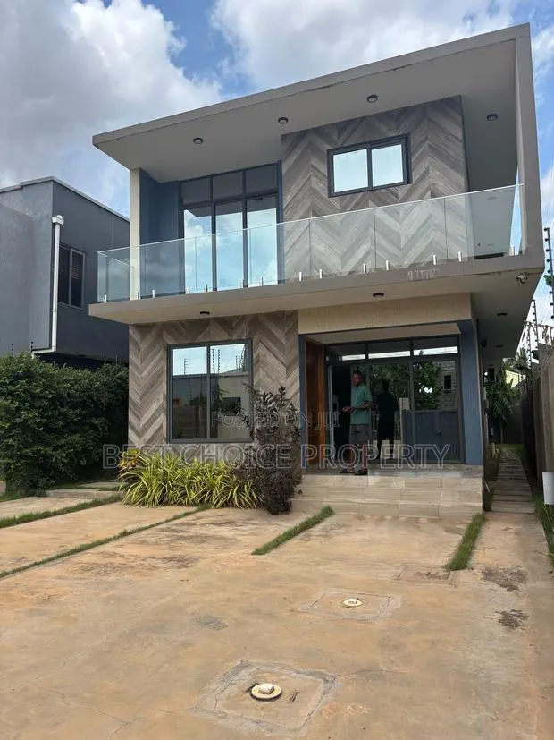 4bdrm Duplex in Oyarifa for Sale · Photo 1