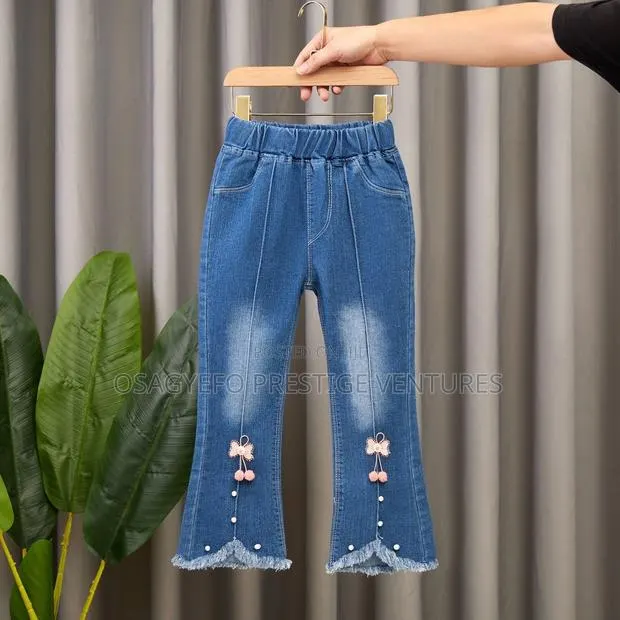Girls’ Fashion Bootcut Jeans With Pearl Trim · Photo 3