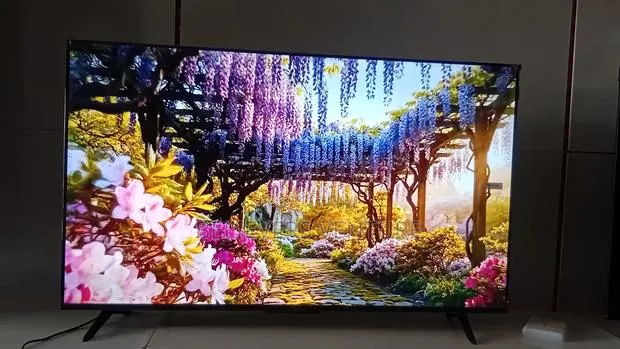 Big Screen, Bold Color – TCL 50” Smart Qled Television · Photo 1