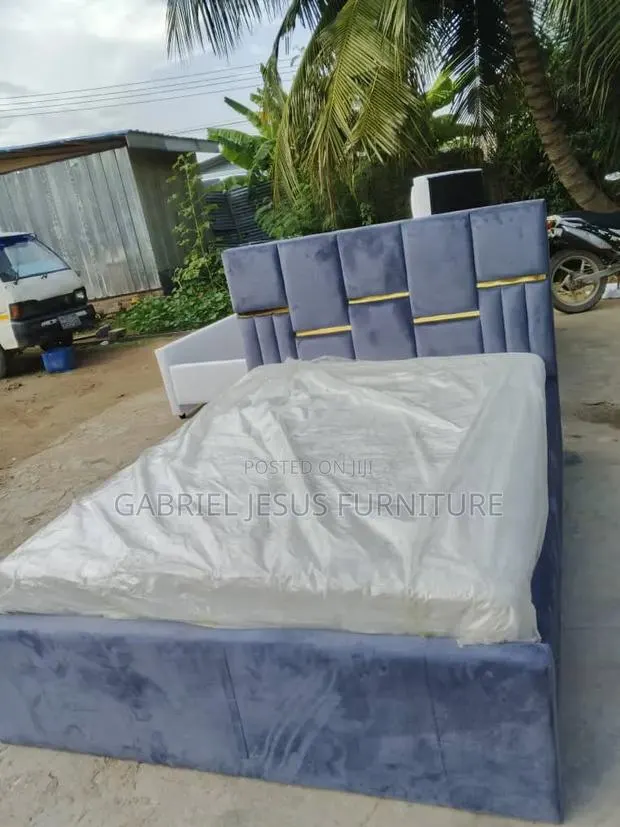 Available Double Bed With Mattress for Pick Up · Photo 1