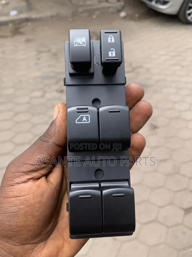 Nissan Rogue Power Widow Switch · Photo 1