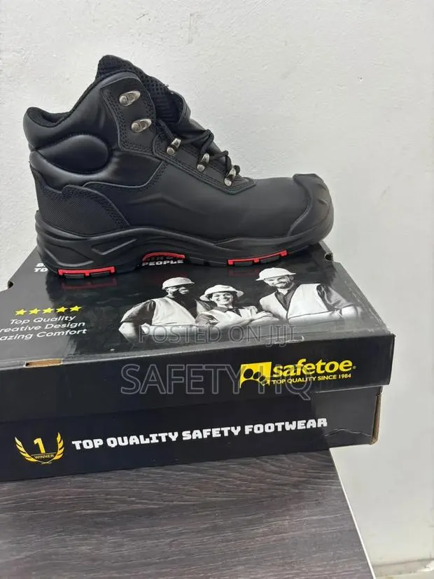 Safety Boots · Photo 1