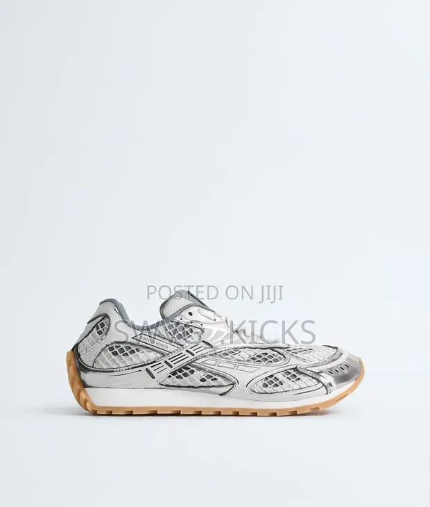 Bottega Veneta Orbit Silver/White · Photo 1