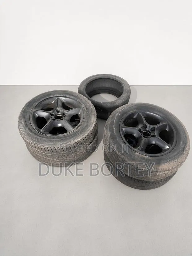 4 Sets of Rim 14 and 19 Together With Tyres for Sale. · Photo 1