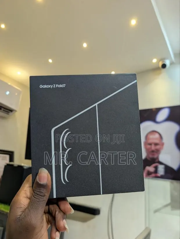 New Samsung Galaxy Z Fold7 256 GB Black · Photo 1