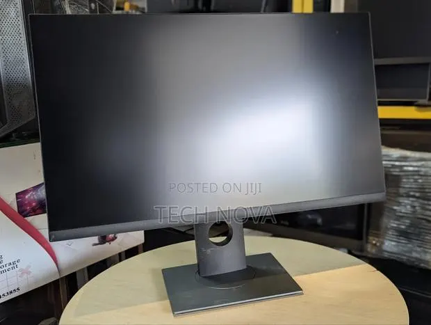 Dell P Series P2723de 27" 2560 X 1440 Pixels QHD Usb Type C Monitor · Photo 1