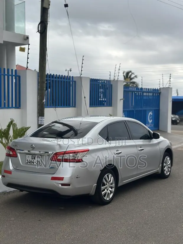 Nissan Sentra S 4dr Sedan (1.8L 4cyl CVT) 2014 Silver · Photo 1
