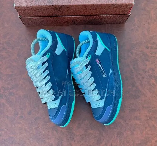 Reebok Club C Victor Navy Sneakers · Photo 1