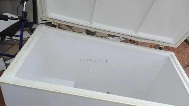 280 Litres American Chest Freezer · Photo 1
