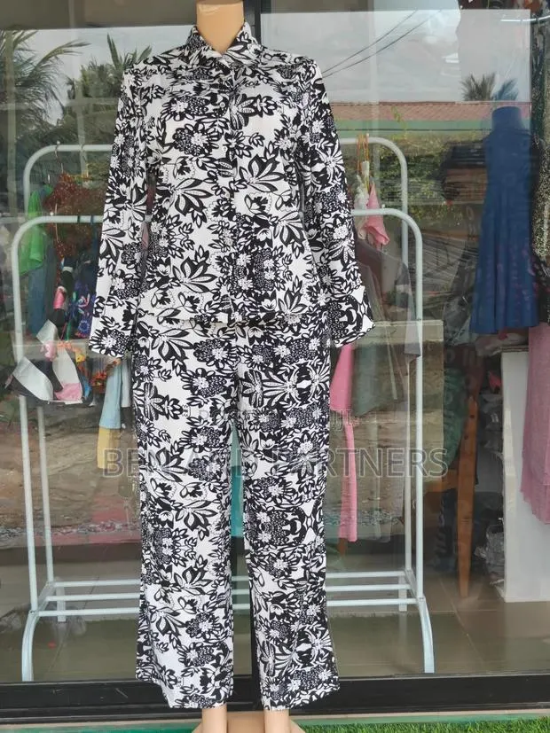 Ladies 2pcs Set · Photo 1