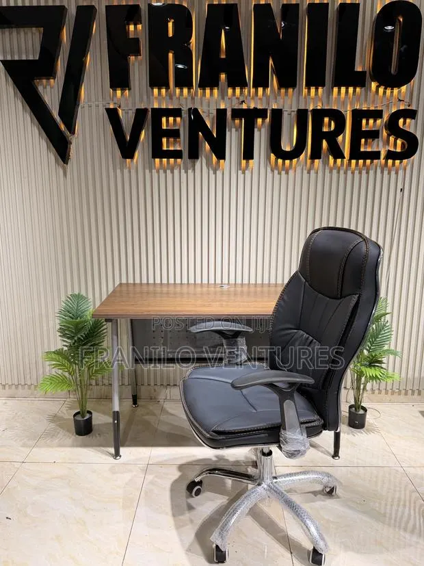 Office Chair and Table Combo · Photo 1