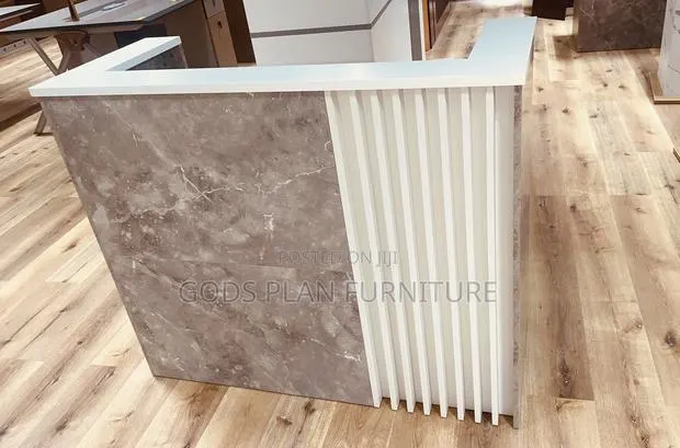 Front Desk (D -8130) · Photo 1