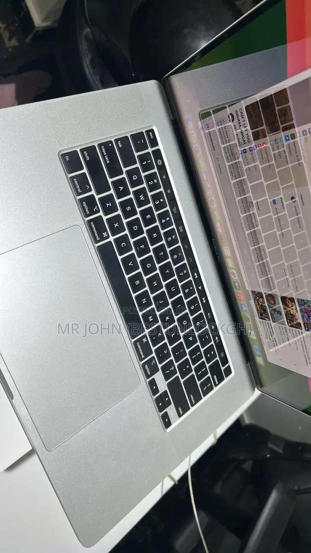 Laptop Apple MacBook Pro 2019 16GB Intel Core i7 SSD 512GB · Photo 1