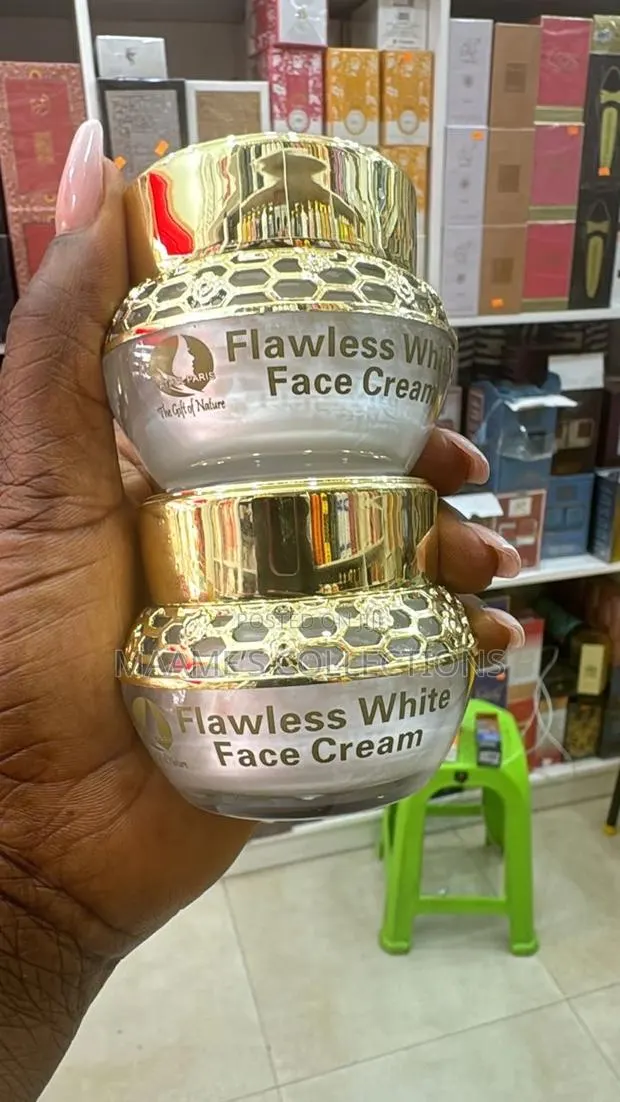 Flawless White Face Cream · Photo 1