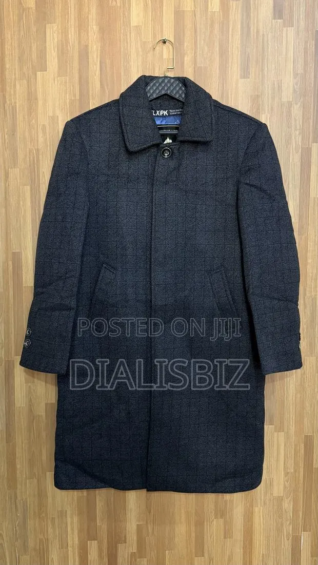 Winter Coats With Detachable Fur Collar · Photo 1