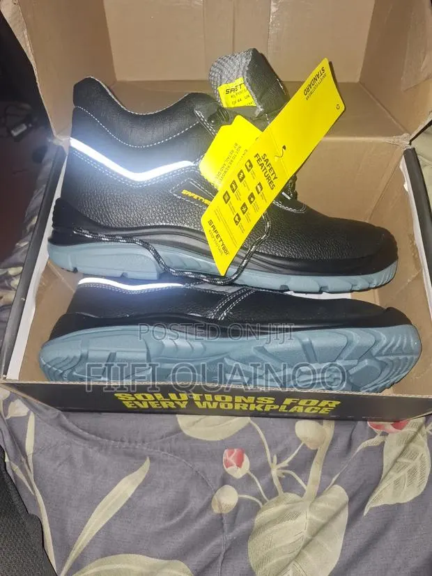 Safety Boots · Photo 1