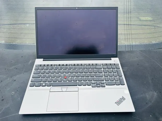 Laptop Lenovo ThinkPad E15 16GB Intel Core i7 HDD+SSD 256GB · Photo 1