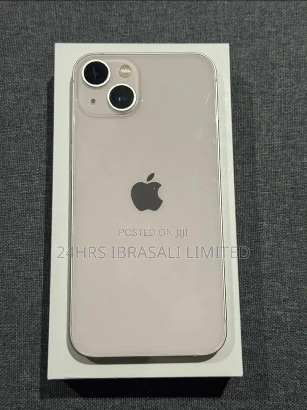 Apple iPhone 13 128 GB White · Photo 1