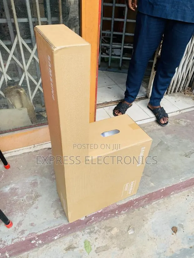 Less Expensive Black B450f Samsing Sound System · Photo 1