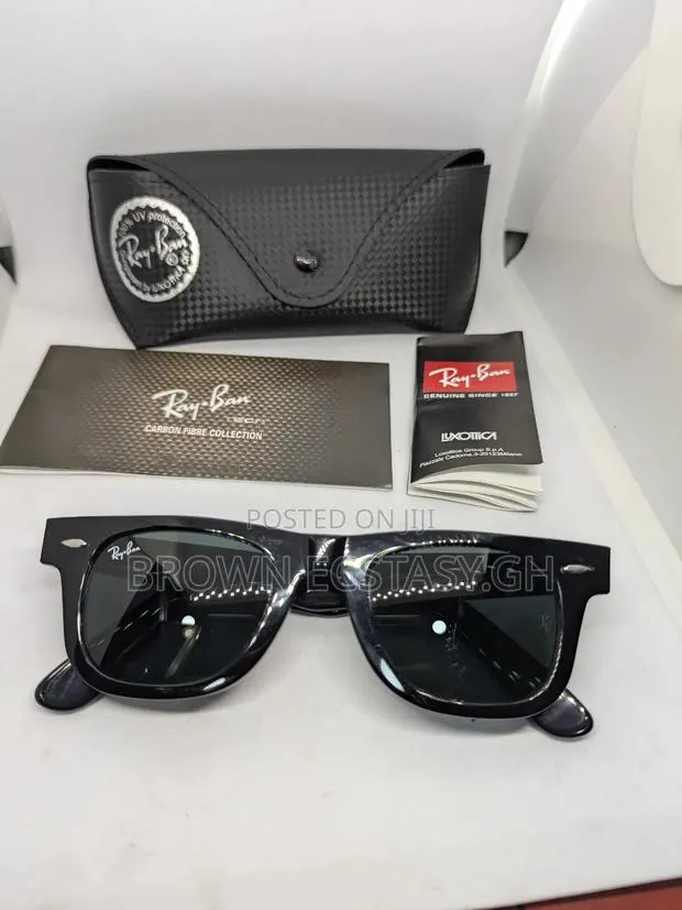 Ray-Ban Wayfarer (Small Size) · Photo 1
