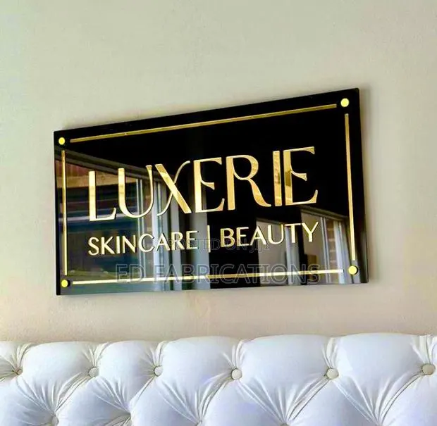 Indoor Wall Signage · Photo 1