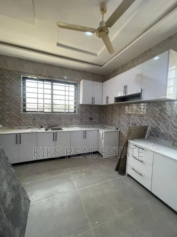 3bdrm Apartment in Kfc, Spintex for rent · Photo 1