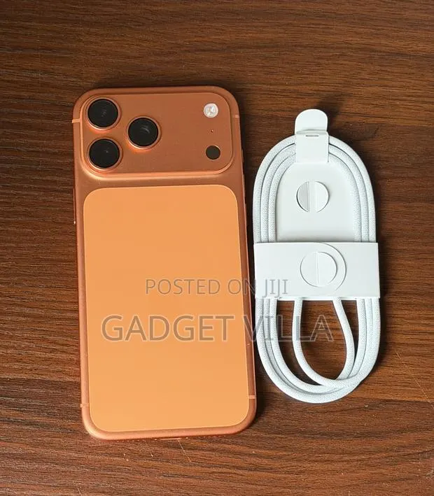 Apple iPhone 17 Pro Max 256 GB Orange · Photo 1