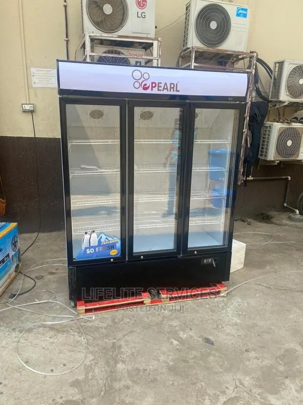Fridge for Showcase - 3 Doors · Photo 1