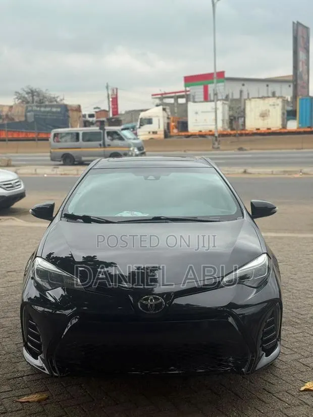 Toyota Corolla 2019 Black · Photo 1