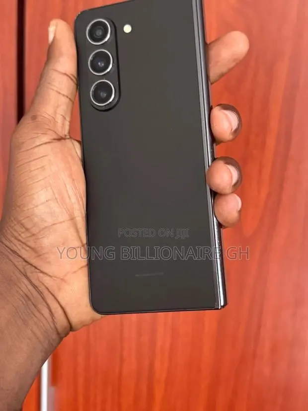Samsung Galaxy Z Fold 5 256 GB Black · Photo 1