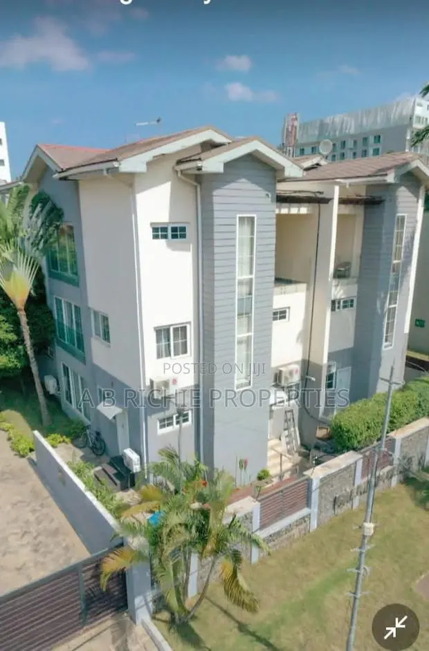 Furnished 4bdrm Townhouse / Terrace for rent · Photo 1