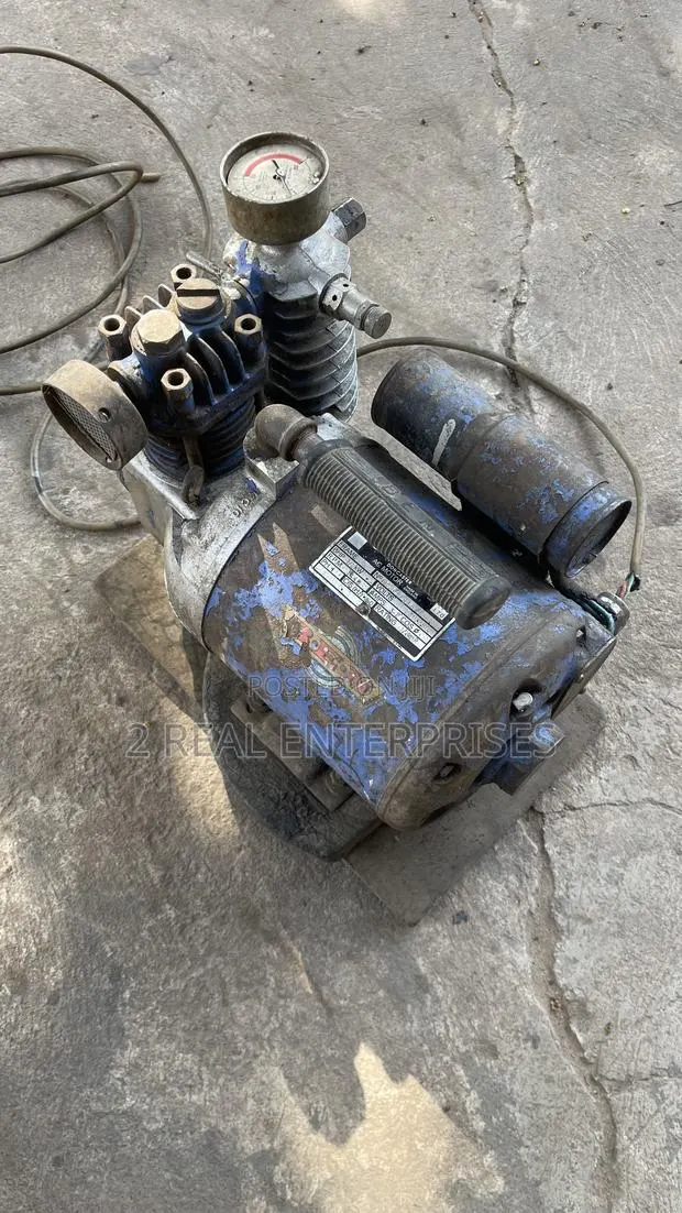 Portable Direct-Drive Air Compressor / Inflator. · Photo 1