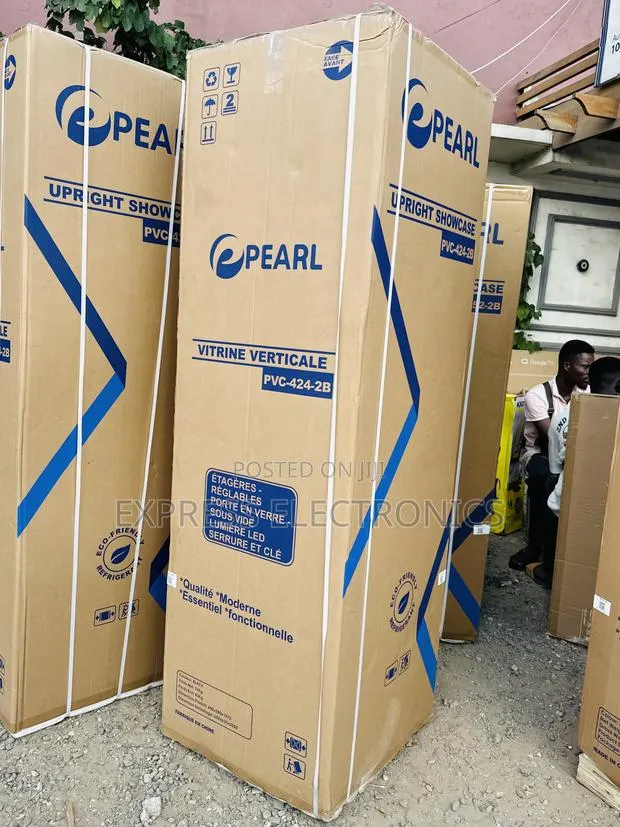 PVC-424 400L Single Door Free Standing Pearl White. · Photo 1