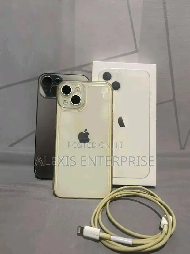 Apple iPhone 15 256 GB White · Photo 1