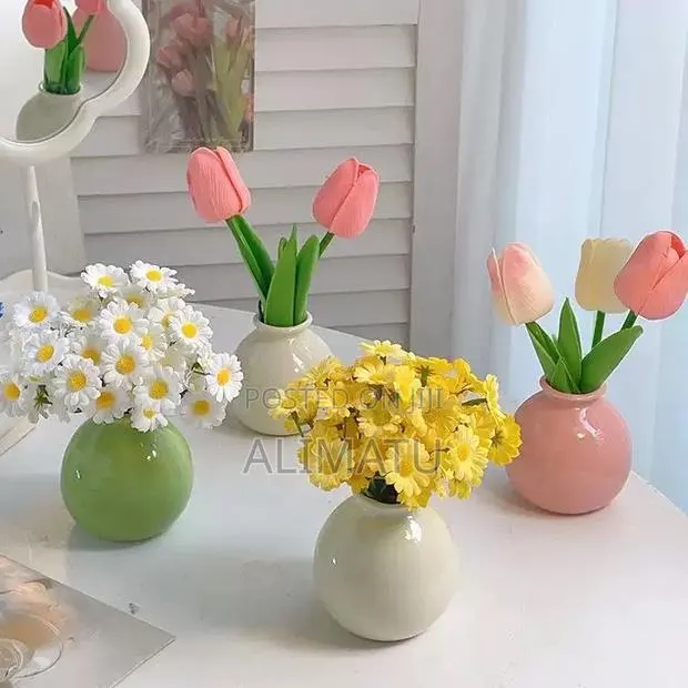 Flower With Vase for Sale · Photo 1