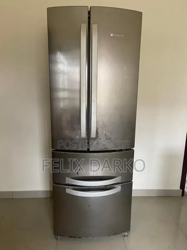 4 Door Hot Point Fridge · Photo 1