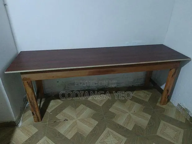 Wooden Table With Top Foreign Wood · Photo 1