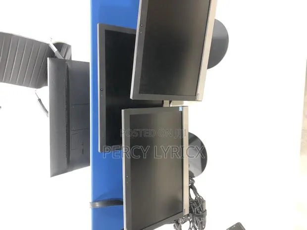 Desktop Computer Lenovo V130 AIO 8GB Intel Celeron SSD 500GB · Photo 1