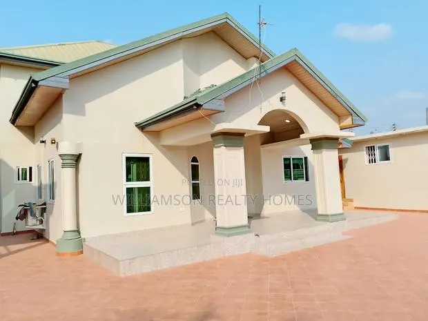 5bdrm House in Community 18 Area, Spintex for rent · Photo 1