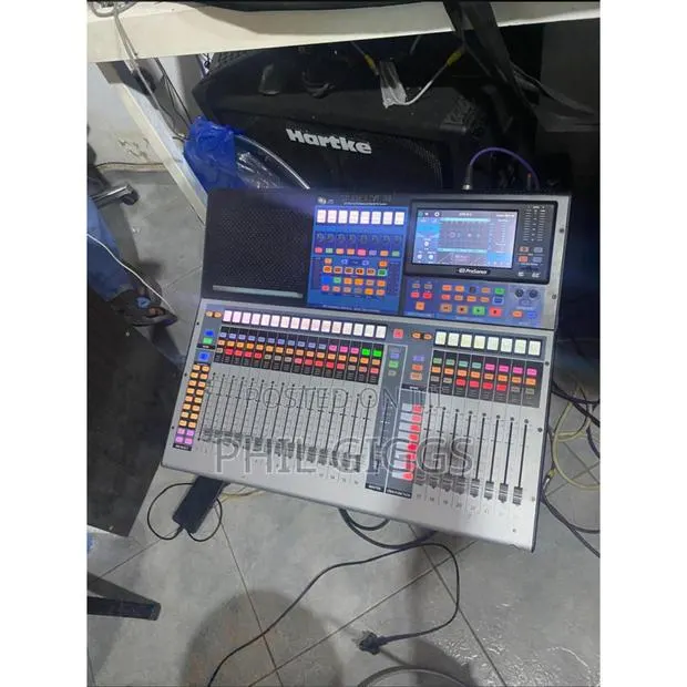 Presonus Studiolive 24 Channel Mixer Board · Photo 1