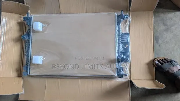 Ford Escape 2018,2019,2020,2021,2022,2023 Radiator Tank · Photo 1